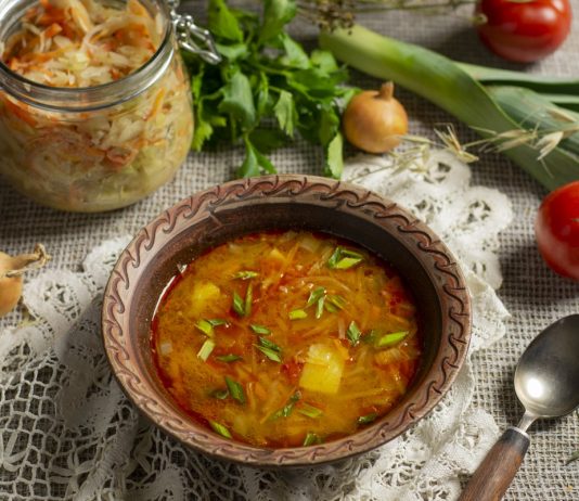 Постные щи из квашеной капусты