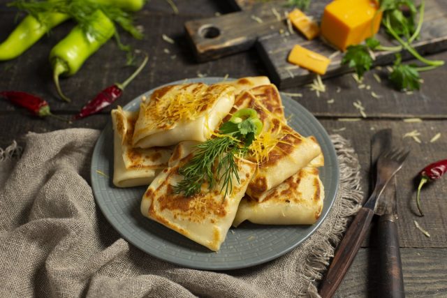 Тонкие блинчики с курицей Тонкие блинчики с курицей