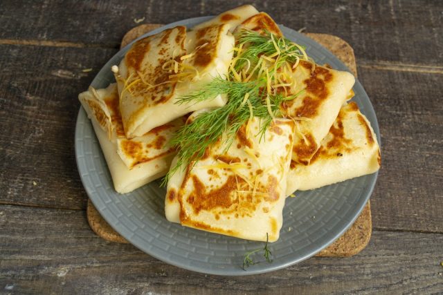 Тонкие блинчики с курицей готовы Тонкие блинчики с курицей готовы