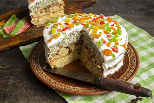 Домашний торт с маком, фисташками и сухофруктами готов Домашний торт с маком, фисташками и сухофруктами готов