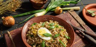 Вкусная гречневая каша с рубленными яйцами и луком - Рецепты Вкусная гречневая каша с рубленными яйцами и луком