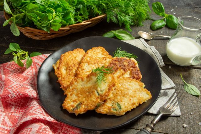 Драники с курицей — сочные картофельные оладьи на скорую руку