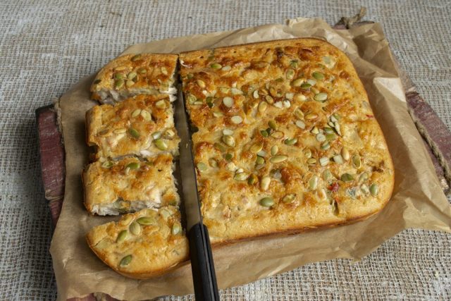 Быстрый заливной пирог с курицей готов Быстрый заливной пирог с курицей готов