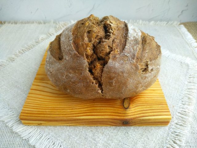 Текстура хлеба выглядит особенно аппетитно