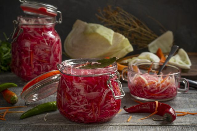 Быстрая маринованная капуста для салатов