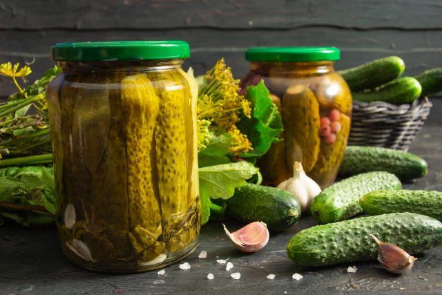 Хрустящие маринованные огурцы дольками Хрустящие маринованные огурцы дольками