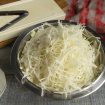 Шинкуем капусту тонко Шинкуем капусту тонко