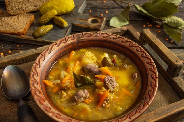 Домашний рассольник с куриными сердечками и чечевицей Домашний рассольник с куриными сердечками и чечевицей