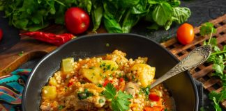 Гамбо с курицей и кускусом — густой суп со специями