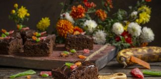 Брауни с бананом и горьким шоколадом — простой десерт