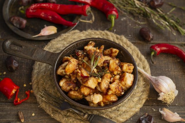 Жареная курица по-мароккански — ужин за 15 минут Жареная курица по-мароккански — ужин за 15 минут
