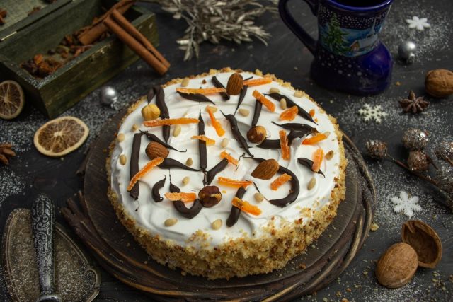 Вкусный ореховый торт с меренгой Вкусный ореховый торт с меренгой