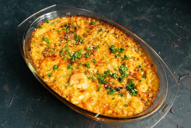 Простая макаронная запеканка с грибами и курицей готова Простая макаронная запеканка с грибами и курицей готова