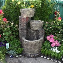 Каменный фонтан для украшения сада