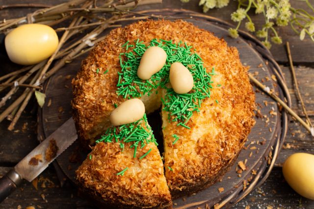 Кекс на Пасху без дрожжей с кокосовой стружкой и сливками Кекс на Пасху без дрожжей с кокосовой стружкой и сливками