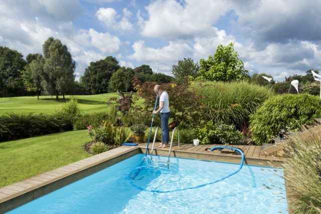 Как сделать бассейн безопасным, чистым и ухоженным?