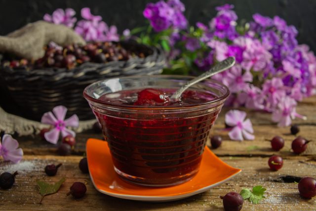 Вкусное варенье из крыжовника с малиной