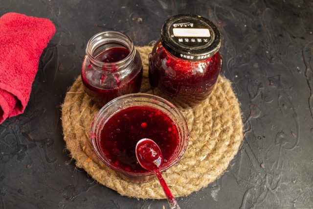Вкусное варенье из крыжовника с малиной готово Вкусное варенье из крыжовника с малиной готово