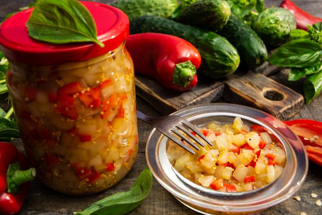 Вкусный салат из переросших огурцов с горчицей на зиму