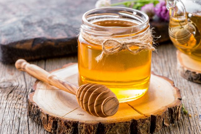 Токсичный мёд — какие растения виноваты и насколько опасен для человека?