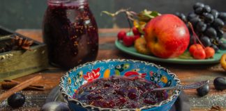 Экзотическое виноградное варенье с яблоками и инжиром