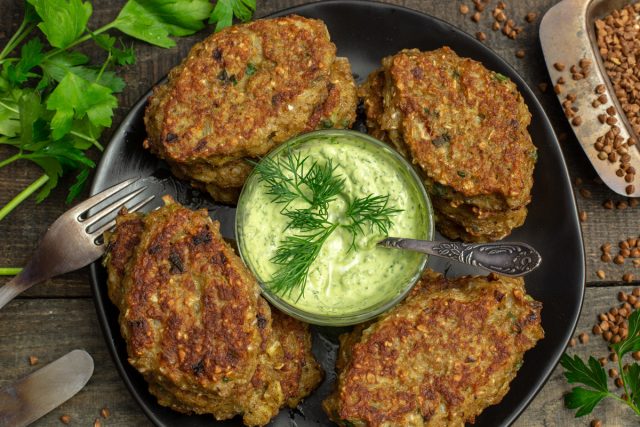 Простые котлеты из гречневых хлопьев Простые котлеты из гречневых хлопьев