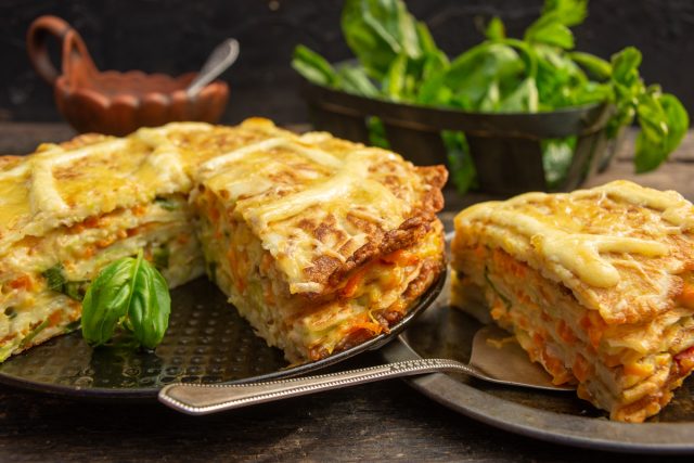 Закусочный торт из кабачков Закусочный торт из кабачков