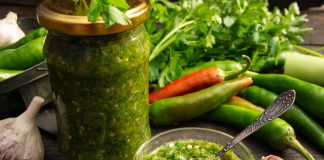 Зелёная аджика на зиму — вкусный рецепт без варки