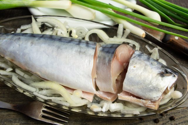 Солим скумбрию в пакете — невероятно вкусно! Солим скумбрию в пакете — невероятно вкусно!