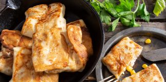 Фаршированные блинчики с курицей и кукурузой за полчаса