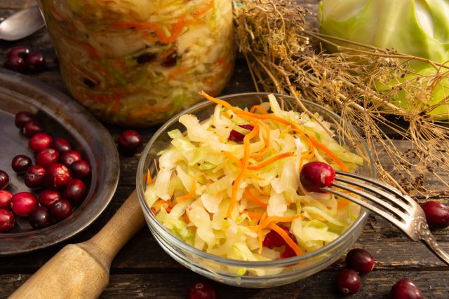 Вкусная квашеная капуста с укропом для хранения в квартирных условиях Вкусная квашеная капуста с укропом для хранения в квартирных условиях