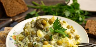 «Белый» салат без мяса из литовской кухни