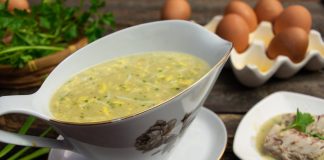 Белый соус к рыбе с вареным яйцом