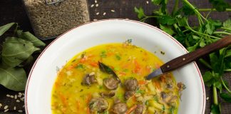 Грибной суп с шампиньонами и перловкой