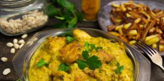 Карри из курицы с арахисом