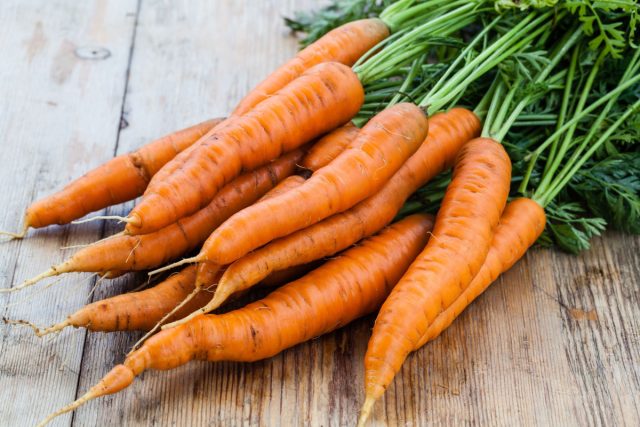 Оранжевая морковь