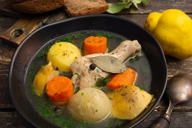 Шурпа из курицы с айвой Шурпа из курицы с айвой