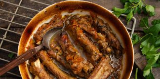 Свиные ребрышки томленные в духовке