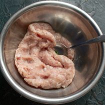 Для диетических котлет фарш из курицы лучший выбор Для диетических котлет фарш из курицы лучший выбор
