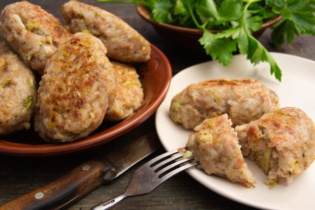 Ленивые голубцы с капустой, рисом и фаршем в духовке Ленивые голубцы с капустой, рисом и фаршем в духовке