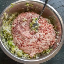 Добавляем фарш Добавляем фарш