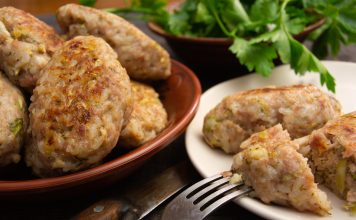 Ленивые голубцы с капустой, рисом и фаршем в духовке