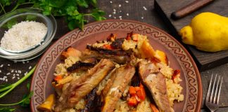 Плов с ребрышками и айвой в духовке