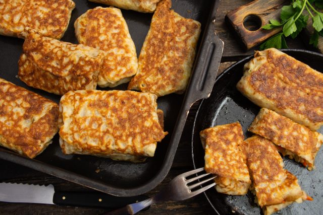 Заварные блины с начинкой из мяса, риса и овощей Заварные блины с начинкой из мяса, риса и овощей