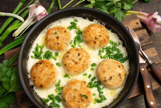 Котлеты из куриной грудки в сливочном соусе