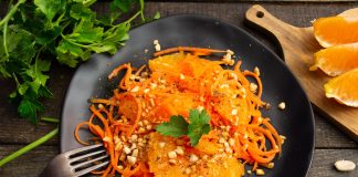 Салат из моркови с апельсином