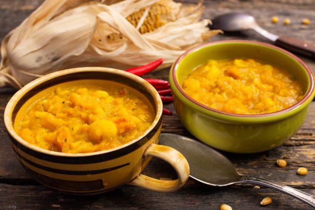 Суп-пюре из тыквы с кукурузой и картофелем