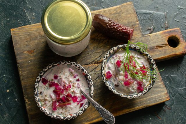 Подаем на стол с картофельными чипсами, подсушенным лавашем или гренками. Приятного аппетита!