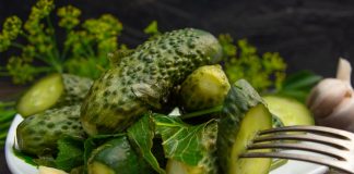 Хрустящие малосольные огурчики — готовим за сутки