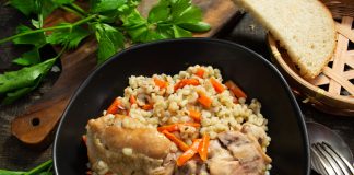 Плов из перловки с курицей — необычное и очень вкусное блюдо